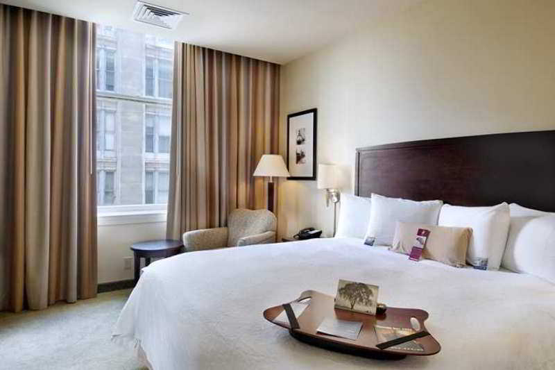 Hampton Inn & Suites Baltimore Inner Harbor Habitación foto